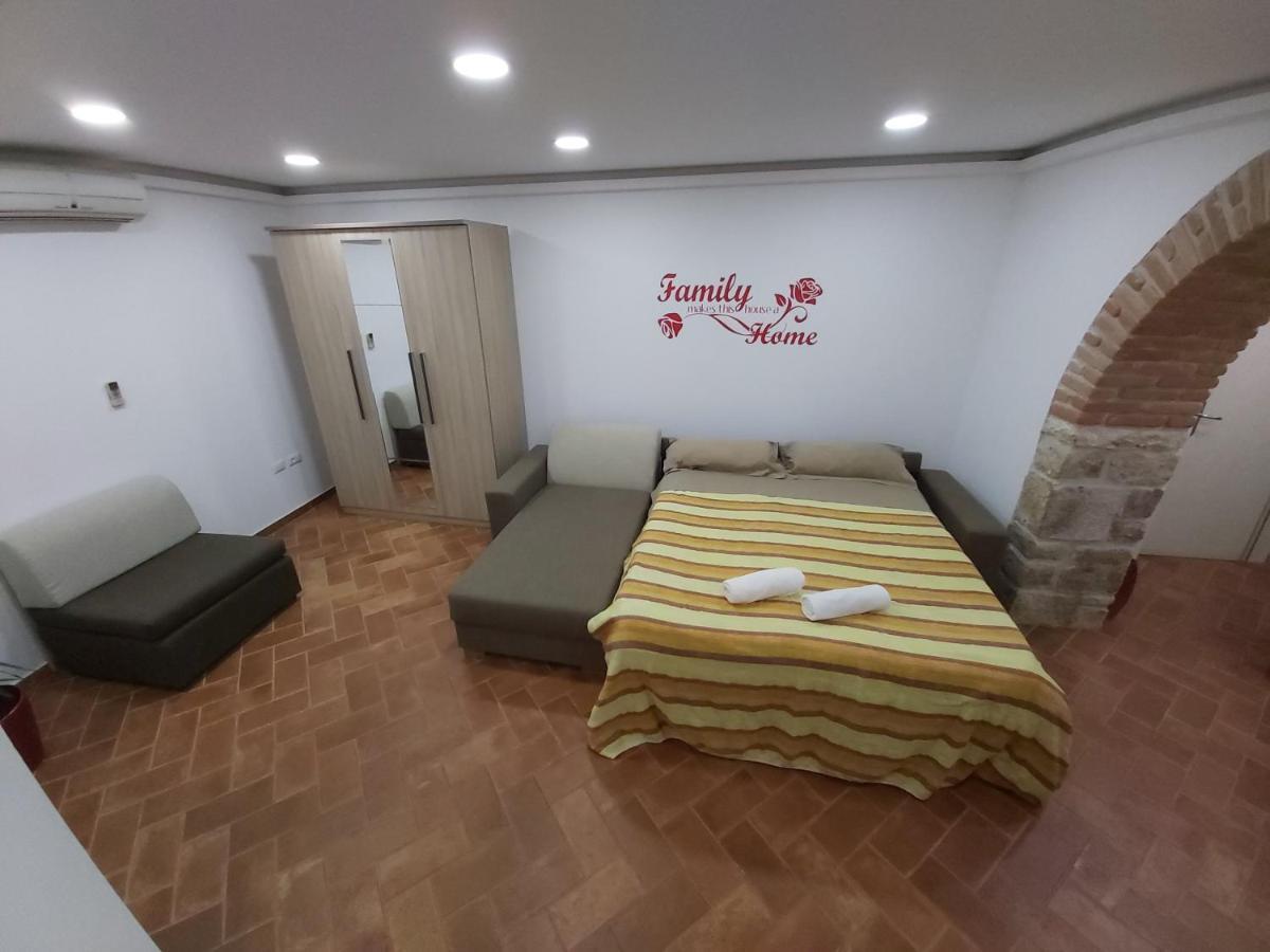 פורץ Studio Apartman Marko מראה חיצוני תמונה